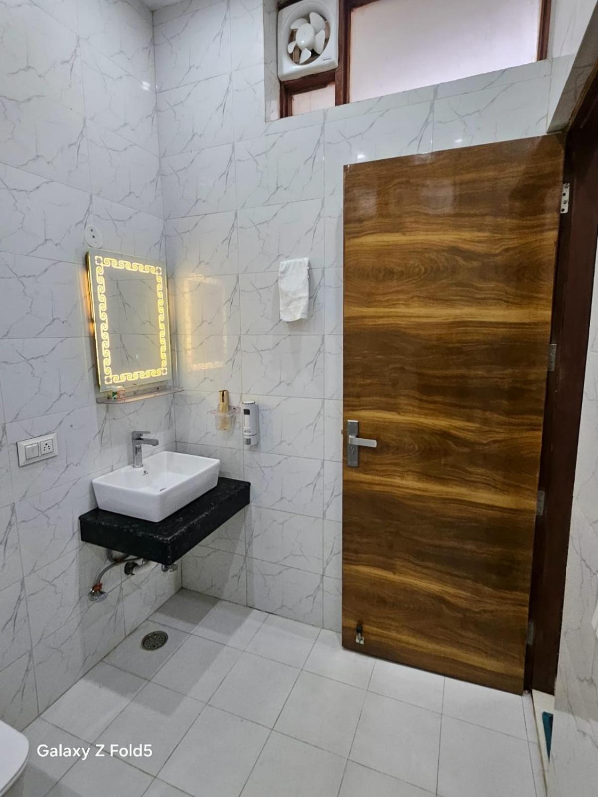그레이터 노이다 Ashirwaad 249 B&B 외부 사진